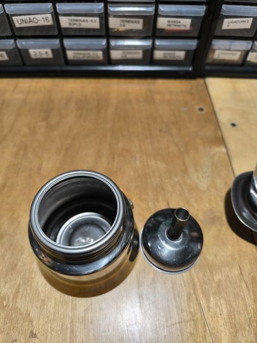 Cafeteira italiana para dois cafés