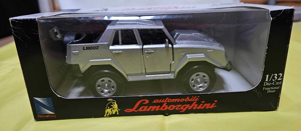 Lamborghini LM-002. 1986 NewRay