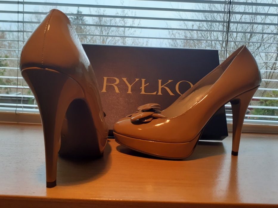Piękne szpilki na koturnie Ryłko Estima - rozmiar 38