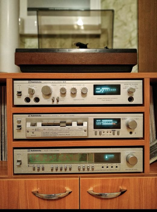 Тумба стойка для програвача підсилювача radiotehnika вініл, кассети