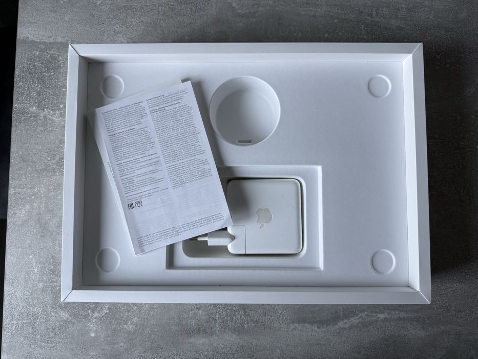 MacBook Pro 13 M1 8GB / 256GB