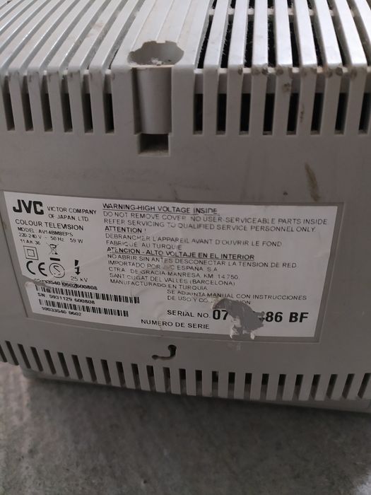Televisor JVC a funcionar