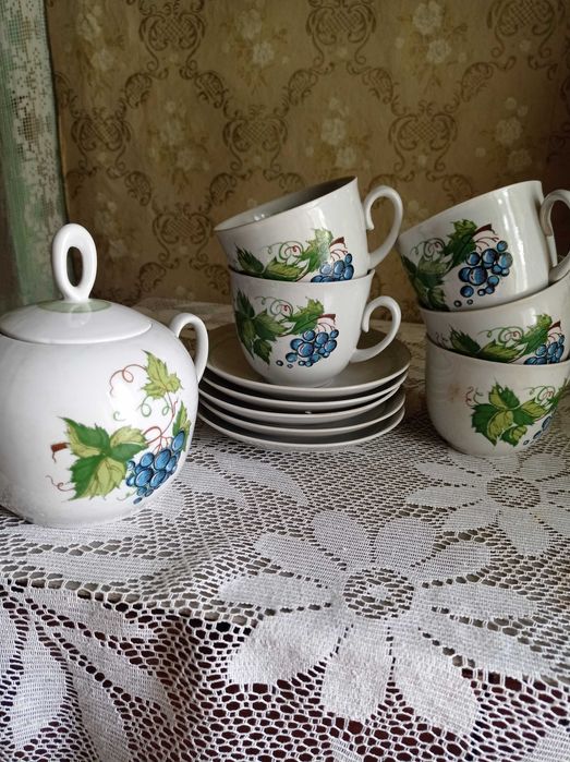 Набор чашек с блюдцами+ сахарница , чайник заварочный стеклянный