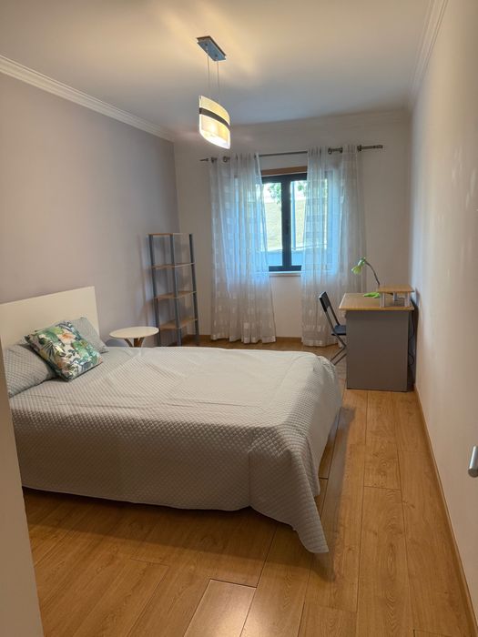 Alugo quartos Santarém