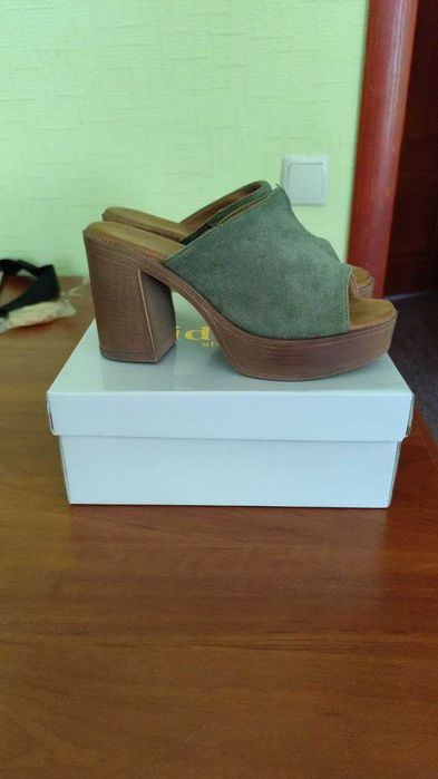 Стильные женские сабо 37 размер. Производство Польша.