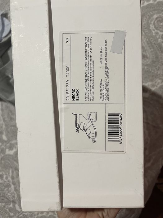 Vendo sandálias Bimba y Lola pretas