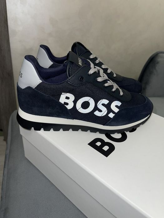 Boss,кросівки,оригінал,36р.