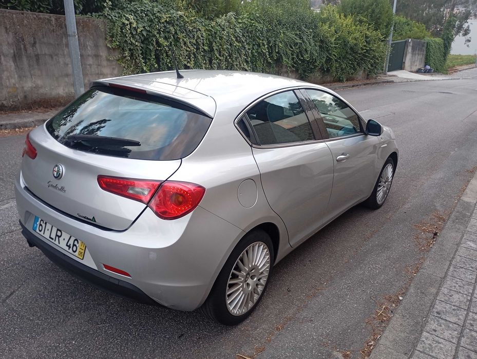 Alfa romeo giulietta 1.6 jtdm ( troco fiat 500)