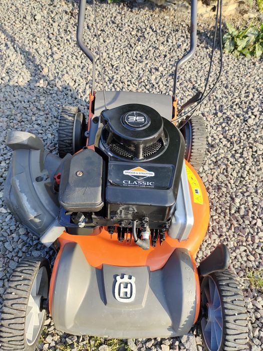 Бензинова самохідна газонокосарка Husqvarna 46cm  Briggs Stratton