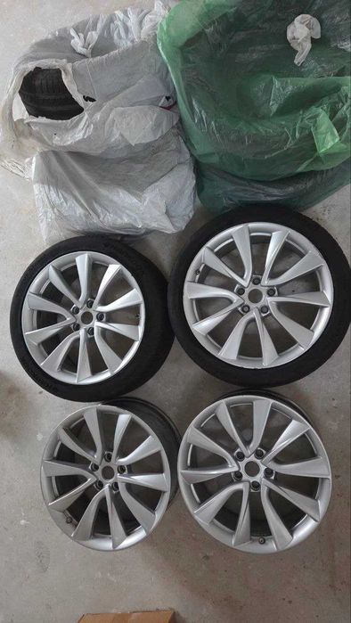 Tesla model 3 диски R19