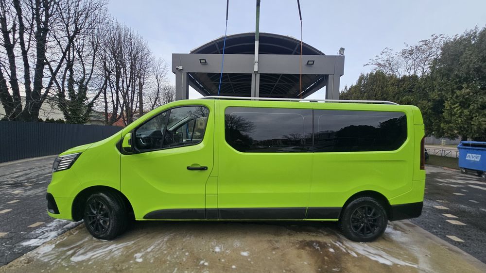 Продам мікроавтобус renault Trafic дев'ятимісний 2021-го року