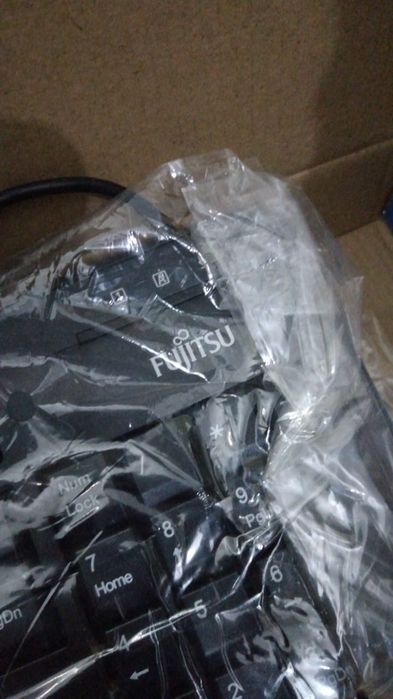 Teclado Fujitsu - português QWERTY