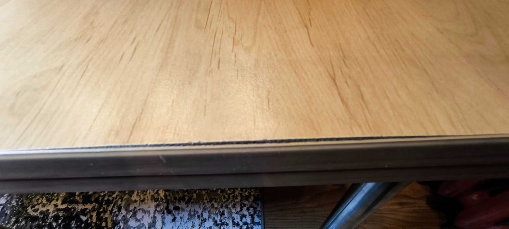 Stół rozkładany do salonu lub pokoju tanio