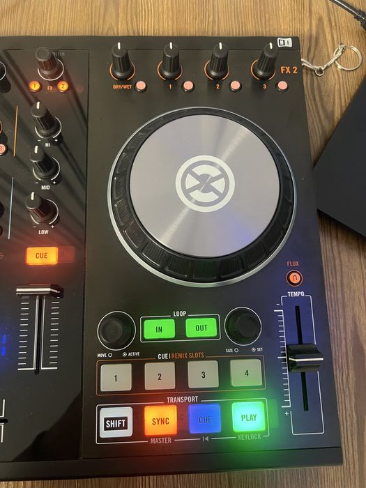 Native Instruments Traktor Kontrol S2 MK2  Dj Контроллер