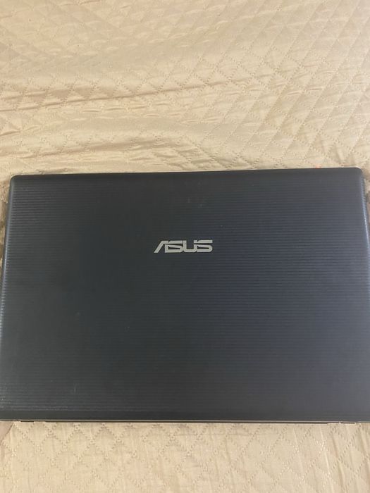 Ноутбук Asus.