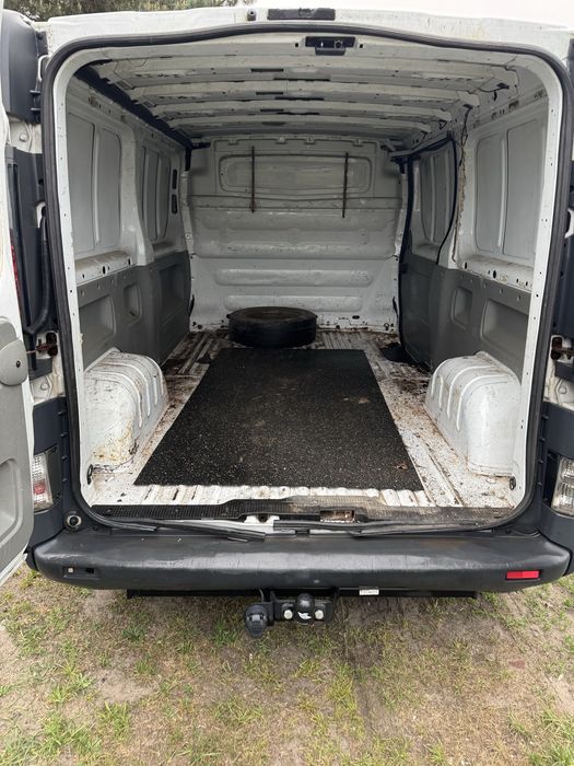 Trafic long 1.9 dci brak klimy dlugi