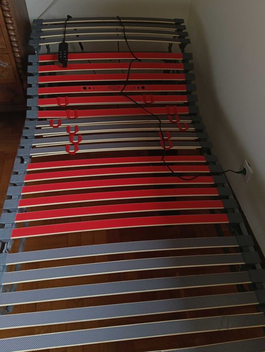Vendo cama articulada elétrica