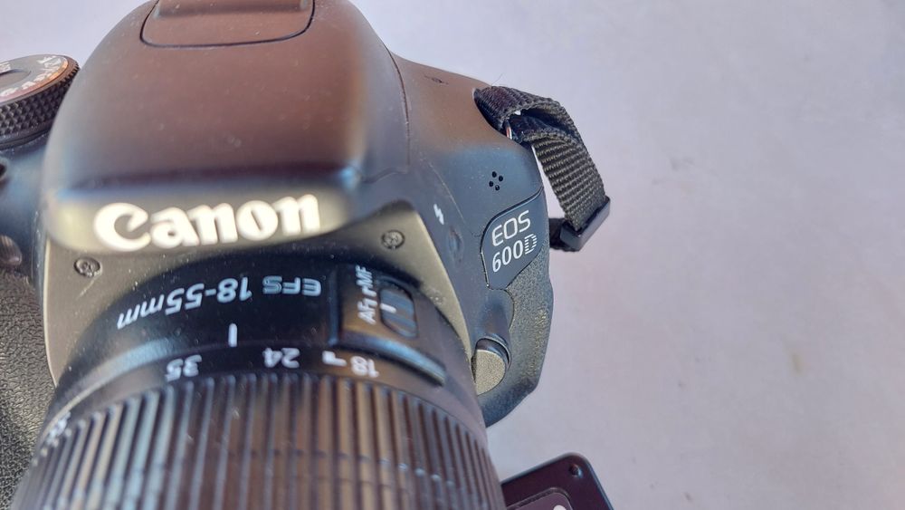 Canon 600D COMO NOVA + 2 Objectivas (18-55)+(75-300)+MALA TRANSPORTE