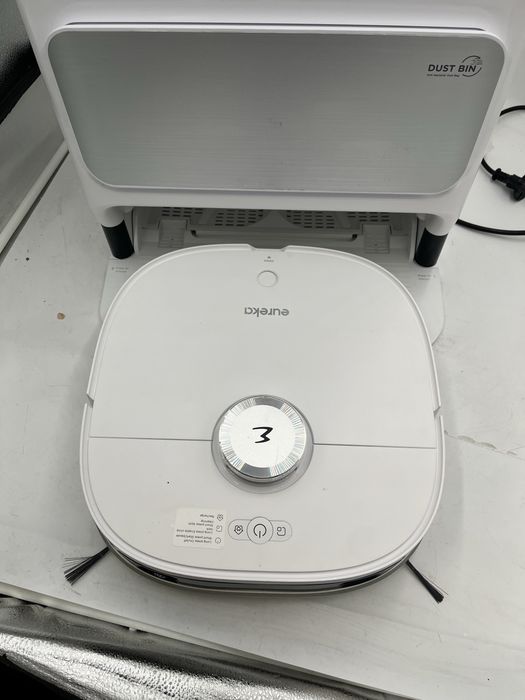 Robot sprzatajacy Eureka J12 ultra