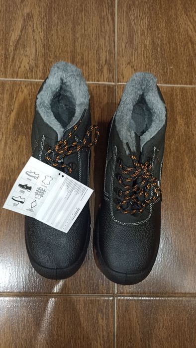 Зимові робочі черевики 44 р.НОВІ