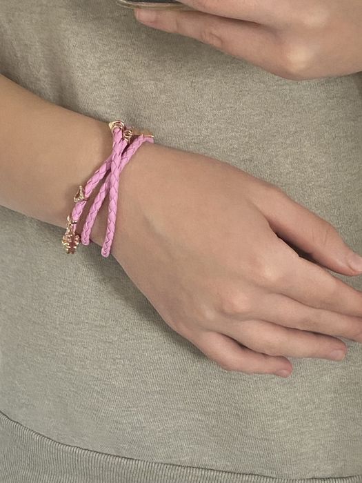 Rozowa bransoletka ze zlotymi elementami plus ozdobne pudeleczko