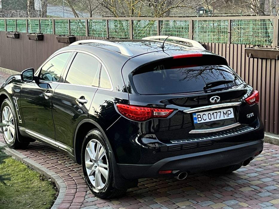 Продам Infiniti QX70
