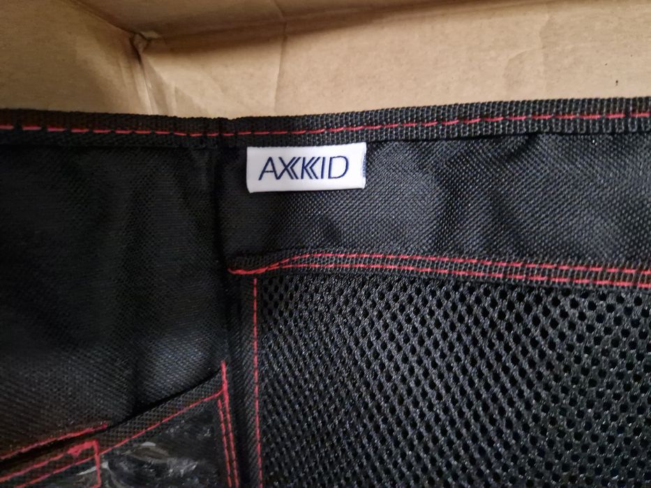 Mata Axkid ochraniacz na fotel