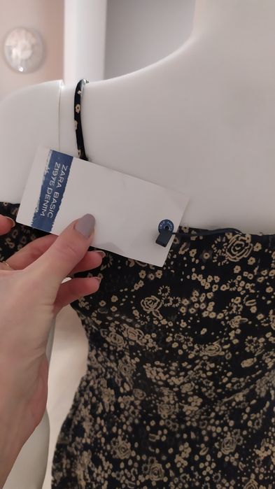 Nowa kobieca sukienka Zara