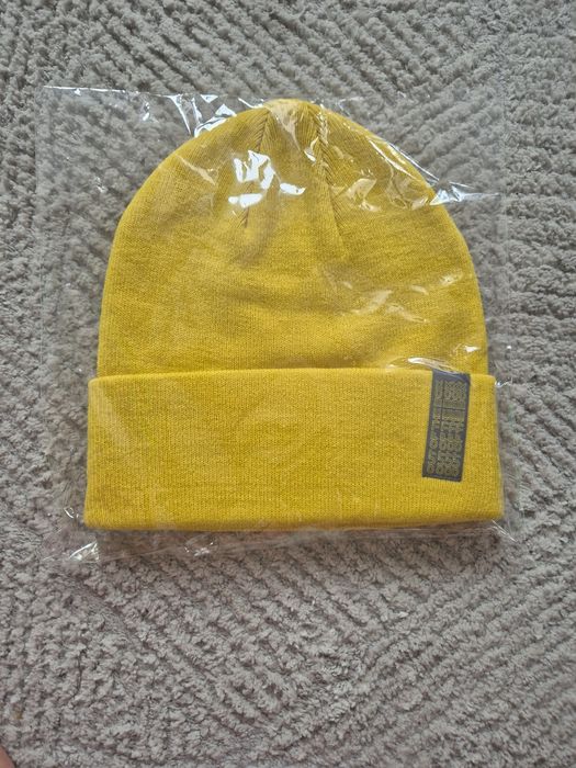 Czapka firmy InPost