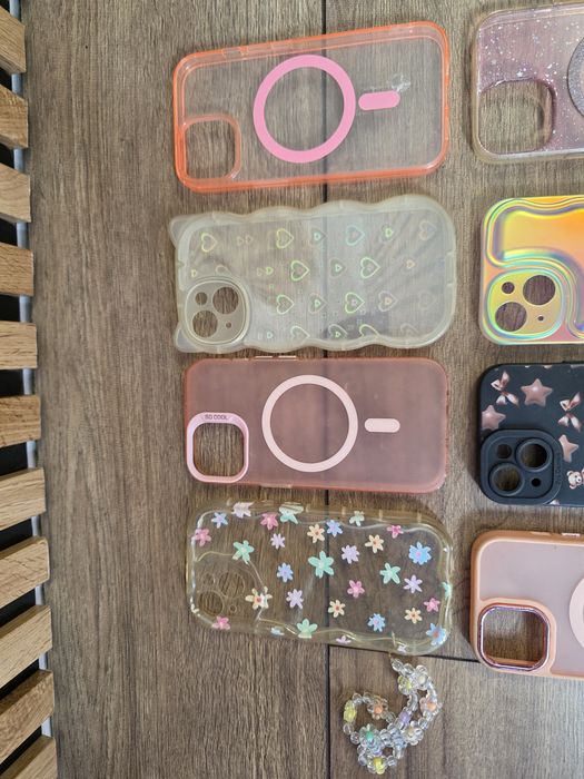 11x etui do iPhone 15 zestaw