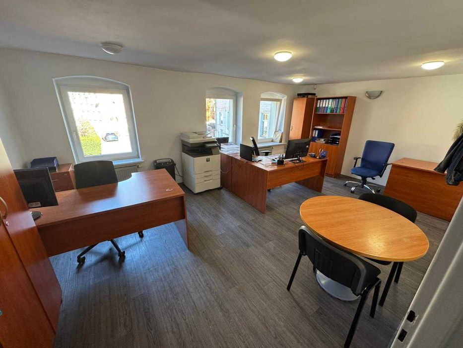 Komplet mebli biurowych