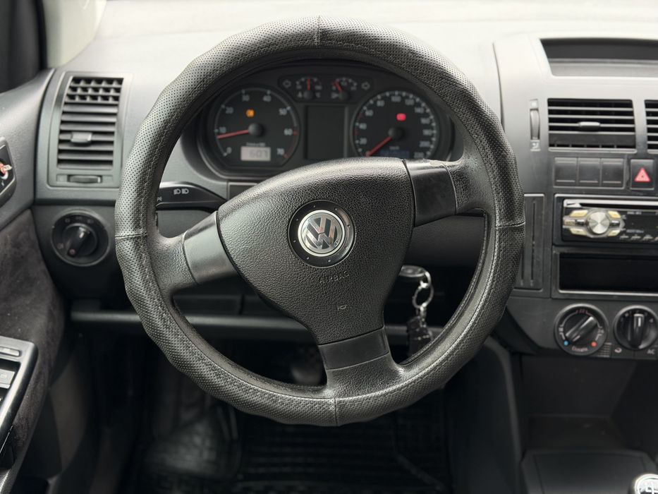 VOLKSWAGEN POLO 2007 року, 1.4 бензин, механіка, передній привід.