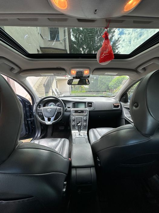 VOLVO S60 T5 2012 r.