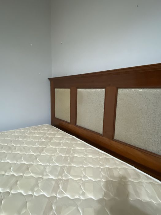 Cama casal em bom estado, entrego na zona de lisboa