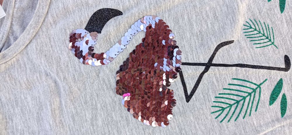 T-shirt com lantejoulas que mudam a côr