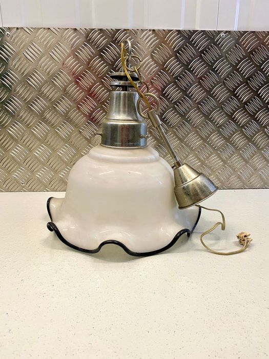 Candeeiro vintage em vidro branco