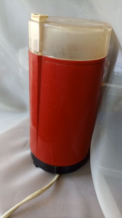 Кавомолка Ельво/ кава