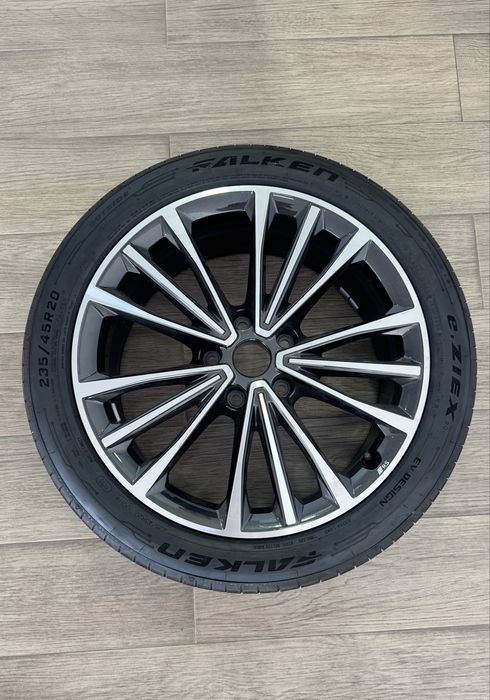 Jantes Audi A6 e-tron 20” + Pneus Falken 235/45 R20 e 265/40 R20