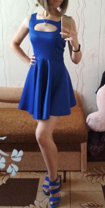 Продам платье. Кому?