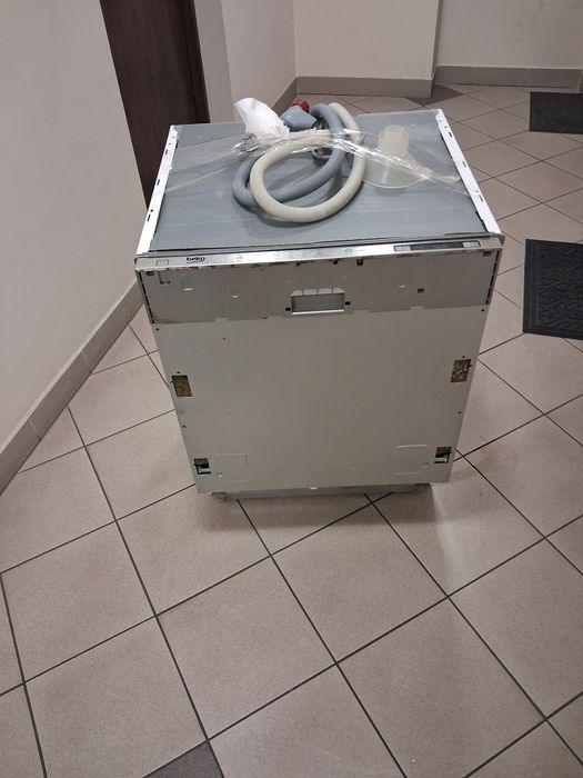 Używana zmywarka 60 do zabudowy beko din 6830fx30
