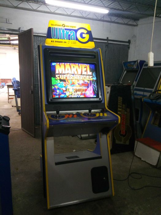 Maquina de Diversão Original Arcade Flipper.CRT 29".Restaurada