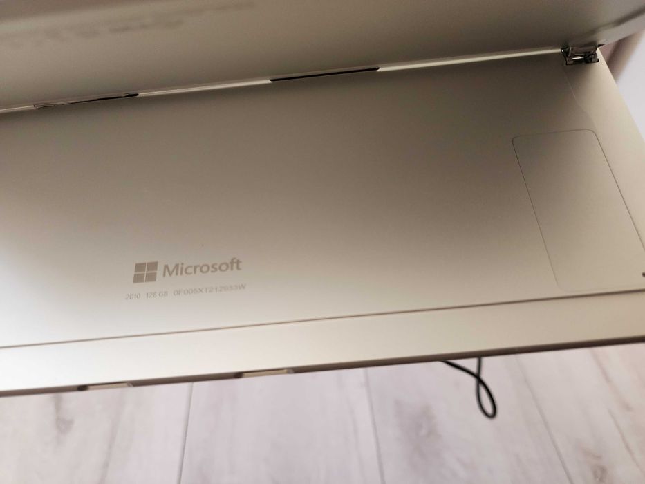 Планшет Microsoft 13" Surface Pro X SQ1 128GB 8GB RAM