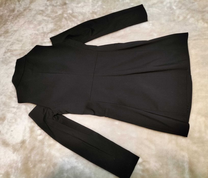 Blazer com ombros descobertos, tam. S, Bershka