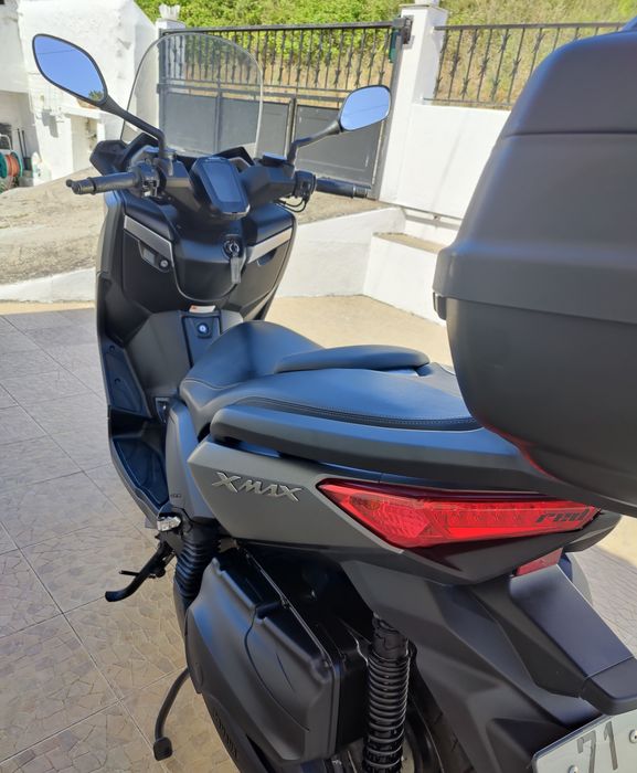 Yamaha Xmax - 400 (imaculada)