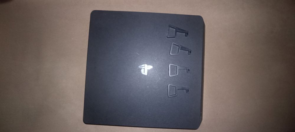 Ігрова приставка PS Slim4