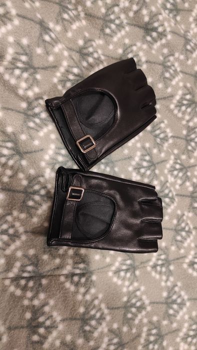Luvas Pele Preto Tam S/M sem dedos