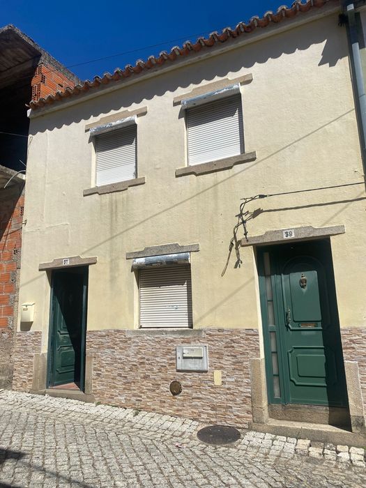 Casa para acabar de recuperar em Escalos de Cima (10 minutos de Castelo Branco)