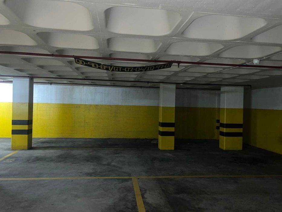 Lugar de garagem duplo na Avenida da Boavista