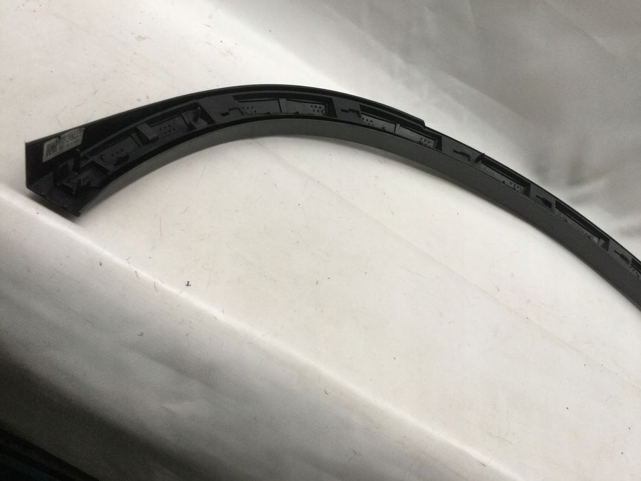 volvo xc90 2014 tył strona prawa listwa błotnika tylnego