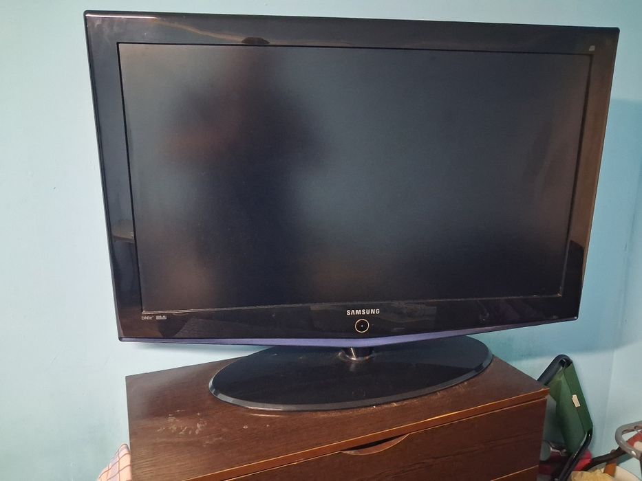 Телевізор 40 дюймів. Samsung LE40R71B [R] S